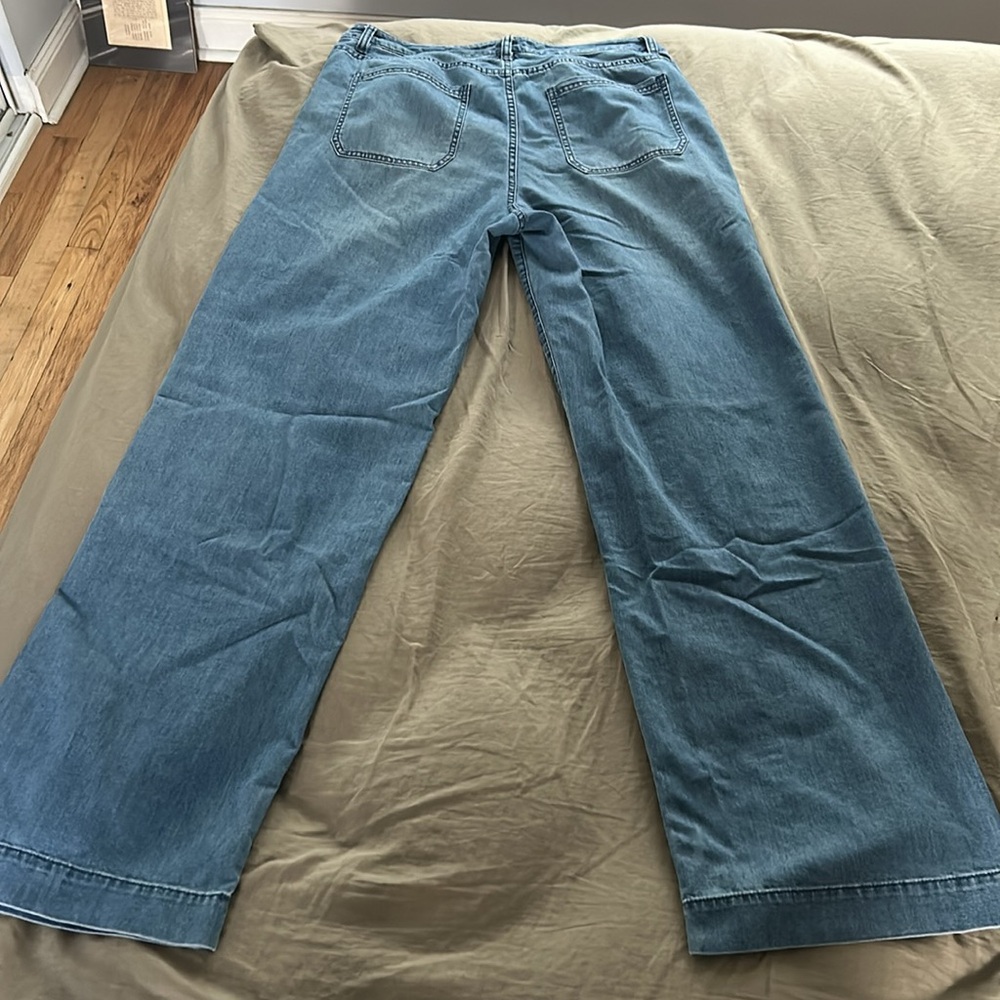 Coldwater Creek smooth and soft, lightweight denim trouser jeans, size 6 - Picture 4 of 10